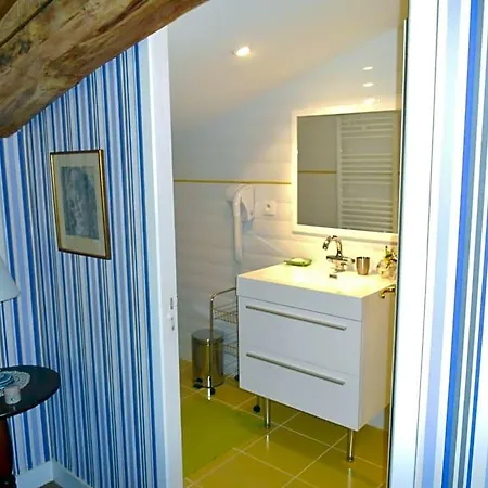 Le Colombier Couette-café 4*